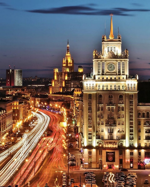 Известные достопримечательности Москвы привлекают туристов со всего мира
